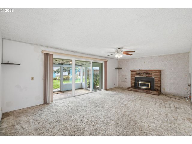 2541 MARCOLA Rd, Springfield, OR 97477