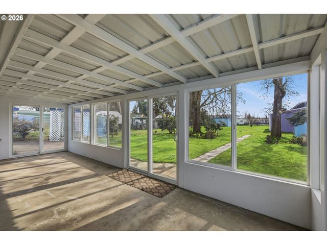 2541 MARCOLA Rd, Springfield, OR 97477