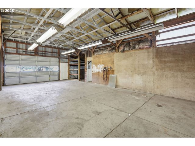 2541 MARCOLA Rd, Springfield, OR 97477