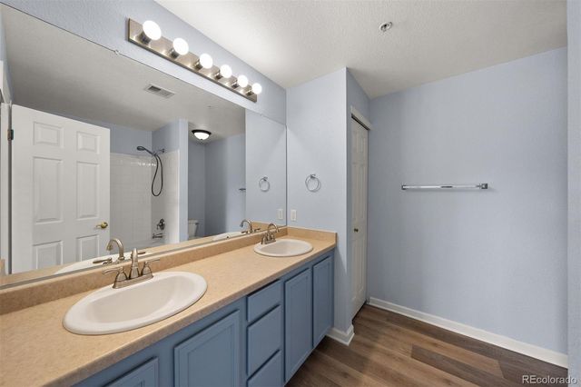 7440 S Blackhawk Street 306, Englewood, CO 80112