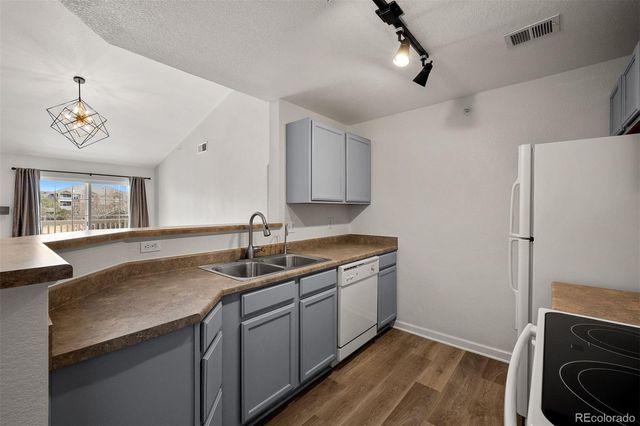 7440 S Blackhawk Street 306, Englewood, CO 80112