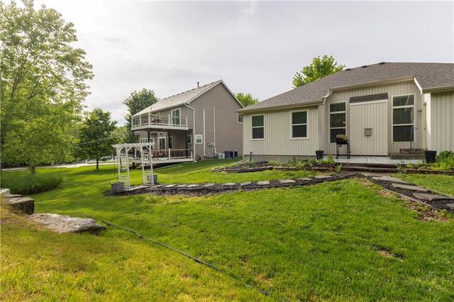 5005 NW Flintridge Drive, Riverside, MO 64150