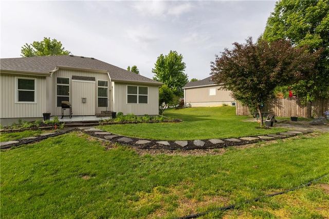 5005 NW Flintridge Drive, Riverside, MO 64150