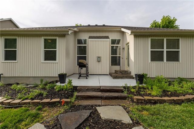 5005 NW Flintridge Drive, Riverside, MO 64150
