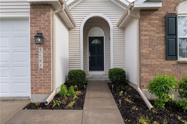 5005 NW Flintridge Drive, Riverside, MO 64150