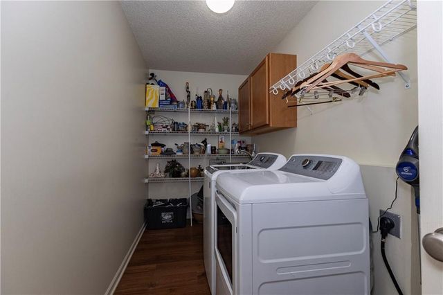 5005 NW Flintridge Drive, Riverside, MO 64150