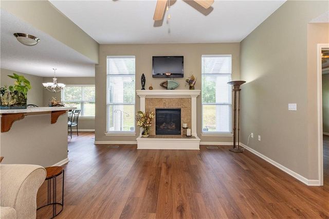 5005 NW Flintridge Drive, Riverside, MO 64150