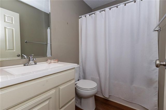 5005 NW Flintridge Drive, Riverside, MO 64150