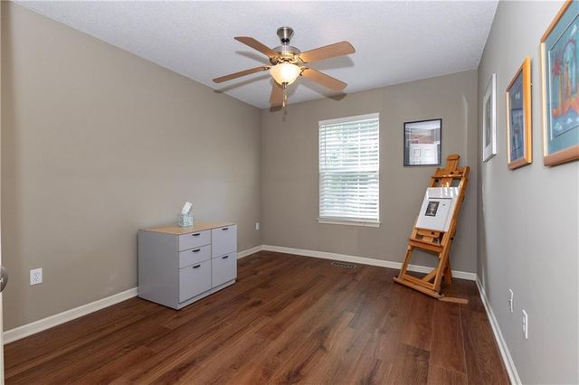 5005 NW Flintridge Drive, Riverside, MO 64150