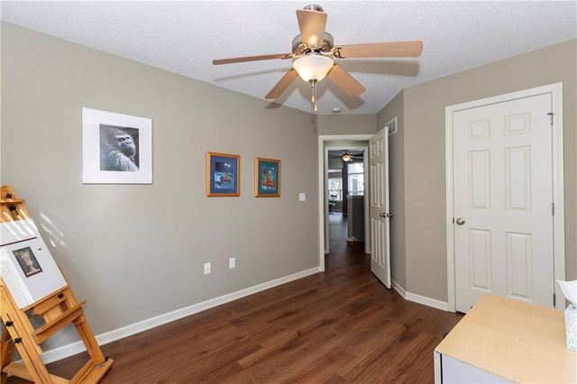 5005 NW Flintridge Drive, Riverside, MO 64150