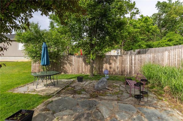 5005 NW Flintridge Drive, Riverside, MO 64150