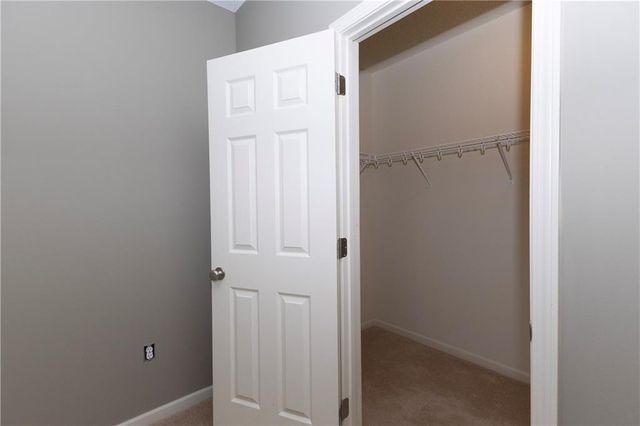 5005 NW Flintridge Drive, Riverside, MO 64150