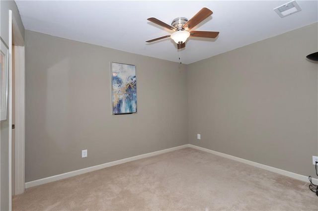 5005 NW Flintridge Drive, Riverside, MO 64150