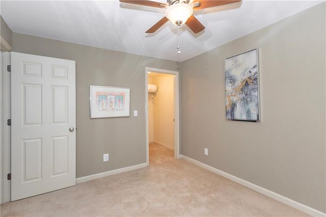 5005 NW Flintridge Drive, Riverside, MO 64150