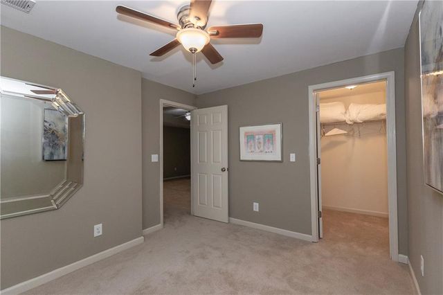 5005 NW Flintridge Drive, Riverside, MO 64150