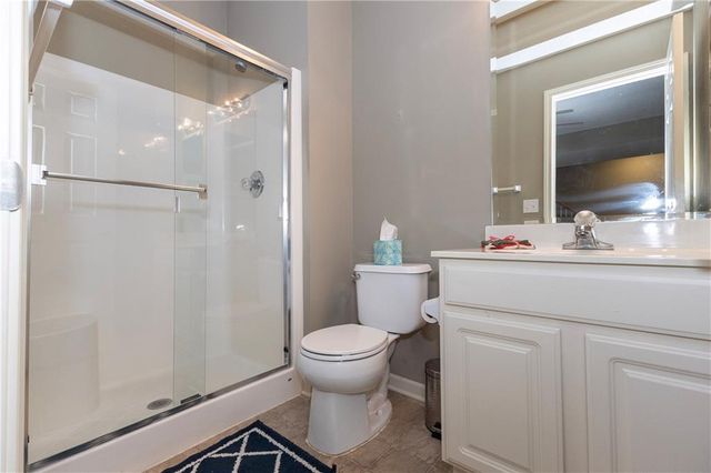 5005 NW Flintridge Drive, Riverside, MO 64150