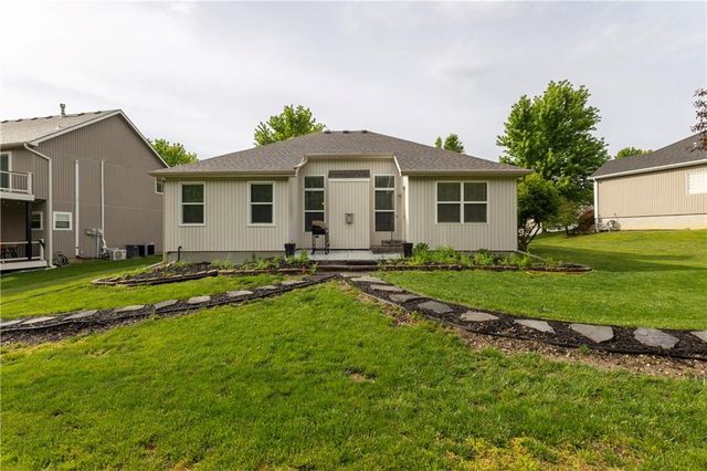 5005 NW Flintridge Drive, Riverside, MO 64150