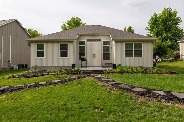5005 NW Flintridge Drive, Riverside, MO 64150
