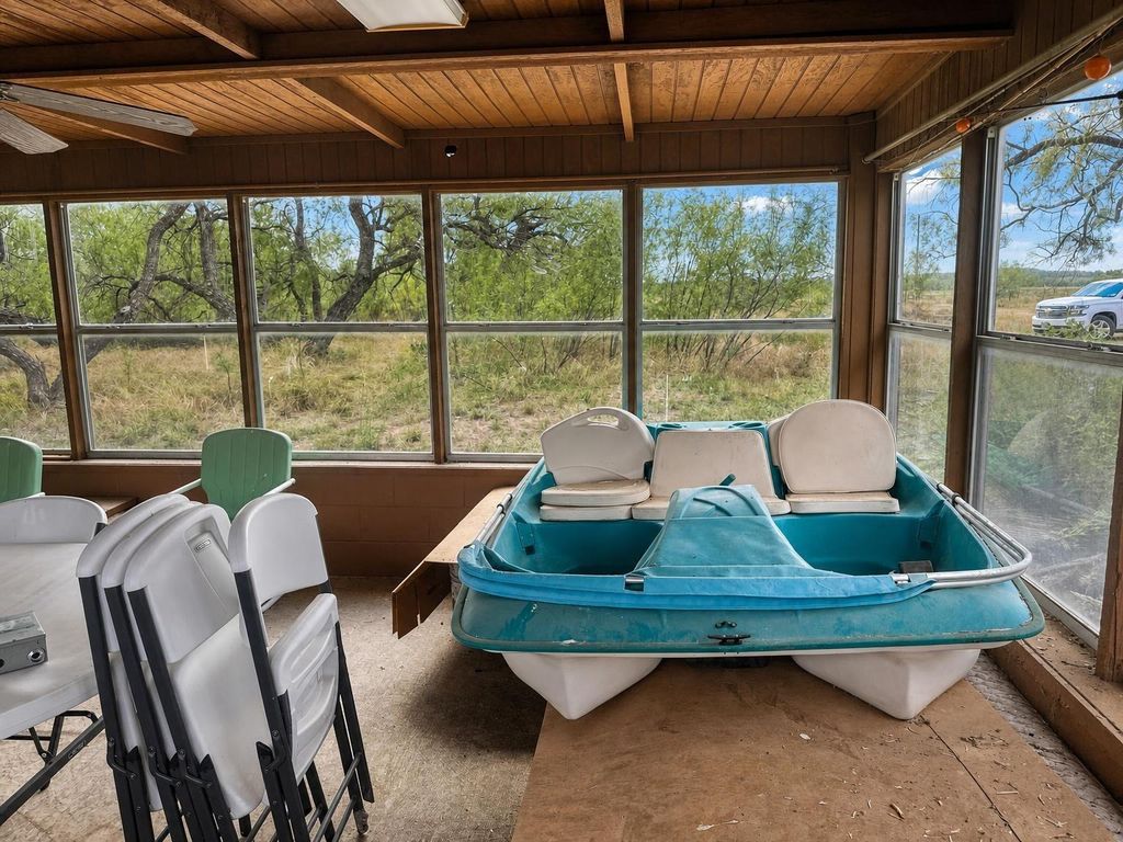 Image 11 of property listing at 11482 Twin Lakes Lane, San Angelo, TX 76904