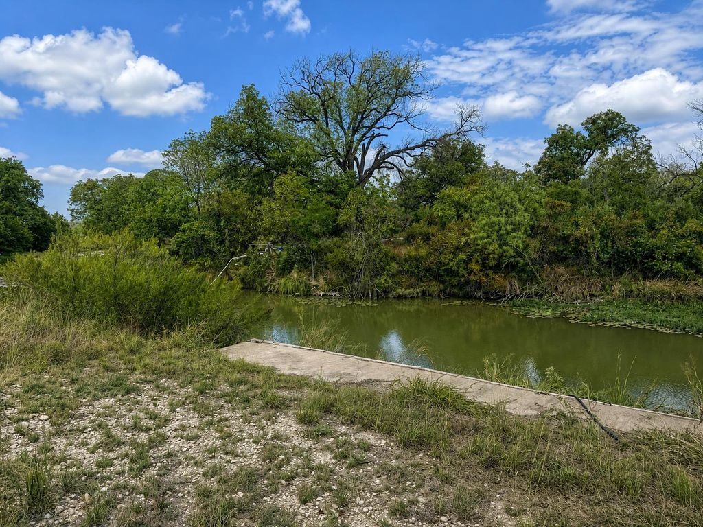 Image 13 of property listing at 11482 Twin Lakes Lane, San Angelo, TX 76904