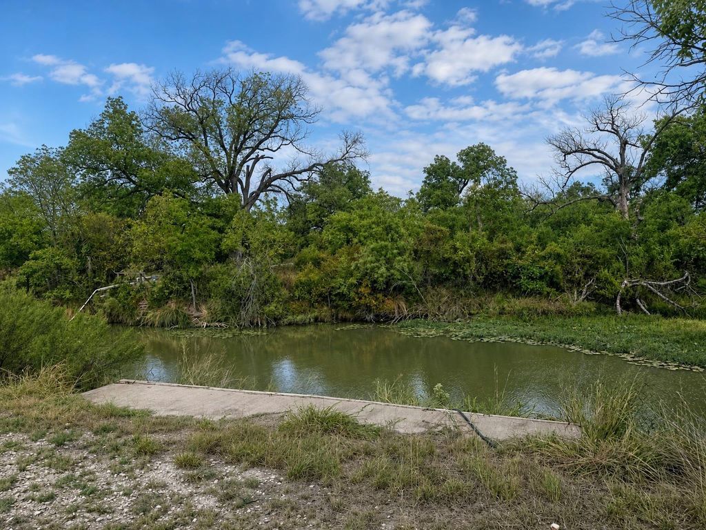 Image 14 of property listing at 11482 Twin Lakes Lane, San Angelo, TX 76904
