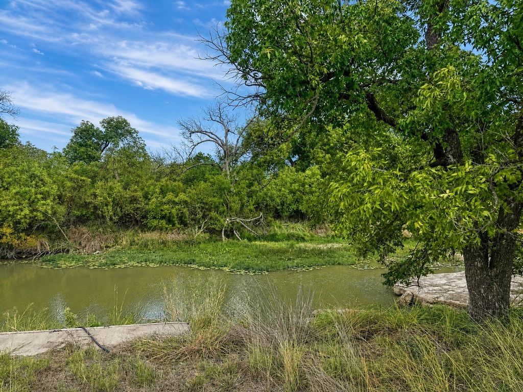 Image 15 of property listing at 11482 Twin Lakes Lane, San Angelo, TX 76904