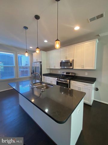 8929 QUARRY RD, Manassas, VA 20110