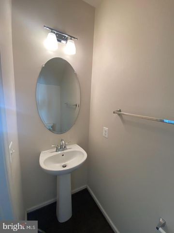 8929 QUARRY RD, Manassas, VA 20110