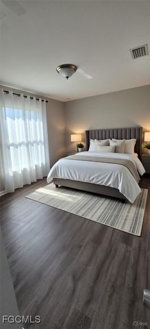 2010 Kismet PKWY W, Cape Coral, FL 33993