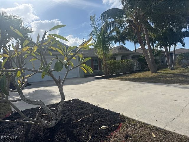 2010 Kismet PKWY W, Cape Coral, FL 33993