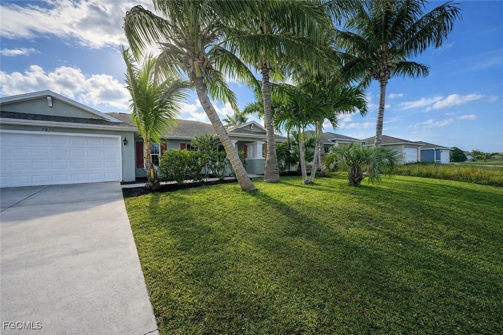 2010 Kismet PKWY W, Cape Coral, FL 33993