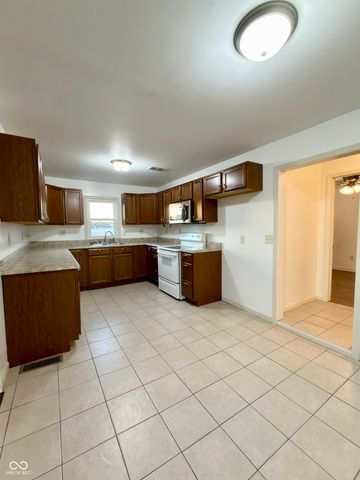 1870 W 200 S, Columbus, IN 47201