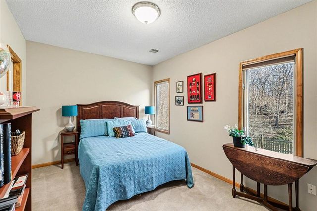 1903 NW 75th Street, Kansas City, MO 64151