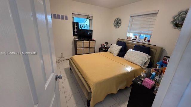 2933 NE 12th Ter, Pompano Beach, FL 33064