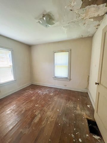 130 Wilkins Avenue, Bridgeport, CT 06606