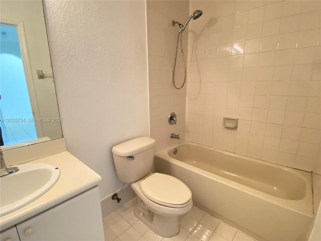 1658 SE 28th Court 201, Homestead, FL 33035