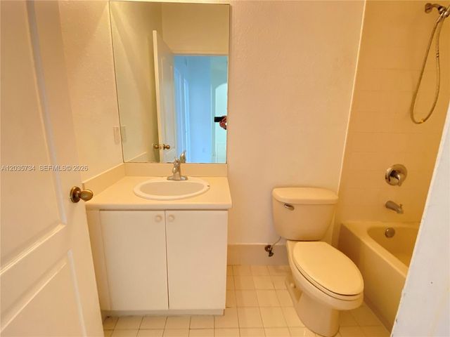 1658 SE 28th Court 201, Homestead, FL 33035
