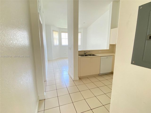 1658 SE 28th Court 201, Homestead, FL 33035