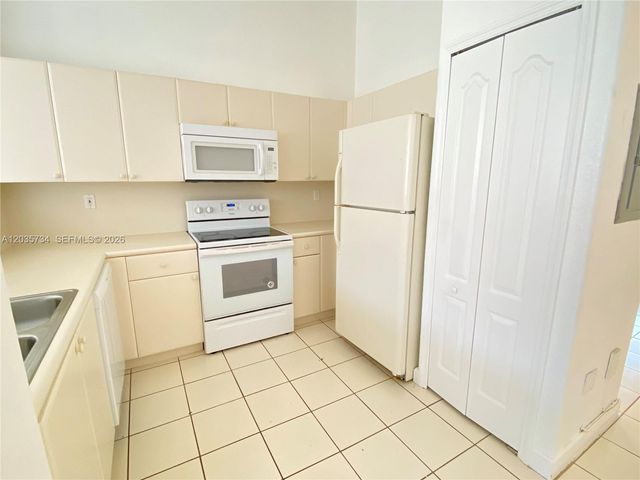 1658 SE 28th Court 201, Homestead, FL 33035