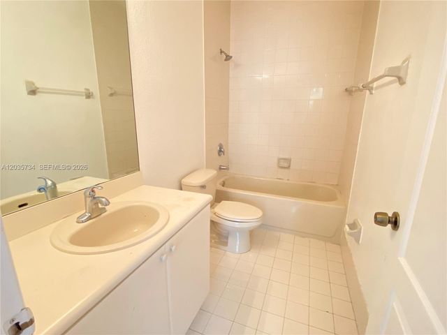 1658 SE 28th Court 201, Homestead, FL 33035