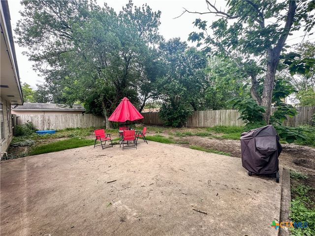 2503 E Mistletoe Avenue, Victoria, TX 77901