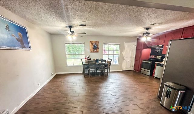 2503 E Mistletoe Avenue, Victoria, TX 77901