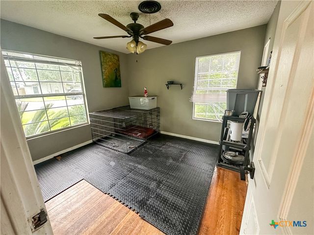 2503 E Mistletoe Avenue, Victoria, TX 77901