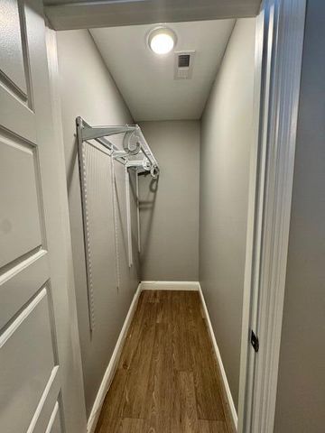 1997 Tidewater Flat, Lexington, KY 40509