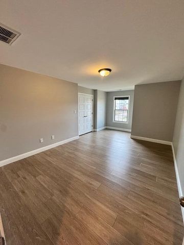 1997 Tidewater Flat, Lexington, KY 40509