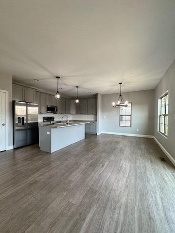 1997 Tidewater Flat, Lexington, KY 40509