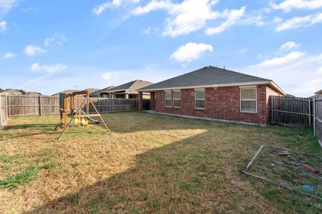 2427 Karnack Drive, Forney, TX 75126