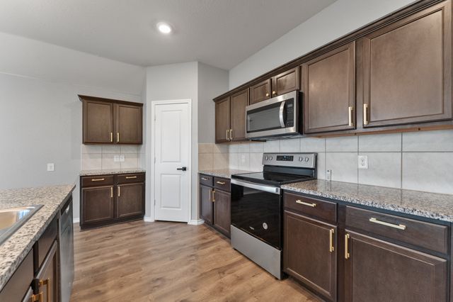 2427 Karnack Drive, Forney, TX 75126