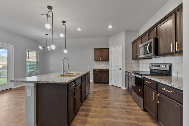2427 Karnack Drive, Forney, TX 75126