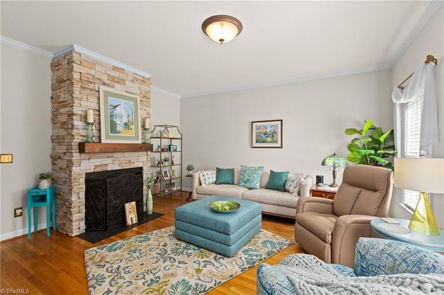 4480 Lochurst Drive, Pfafftown, NC 27040